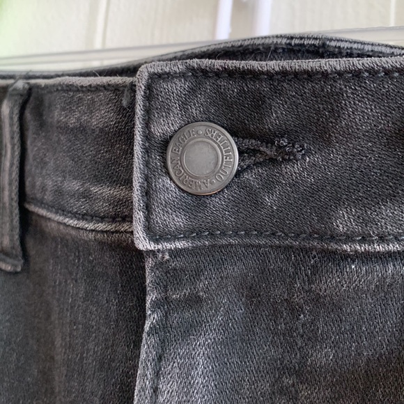 American Eagle Super Super Stretch Super Hi-Rise Shortie Denim Shorts BNWT - Picture 3 of 7